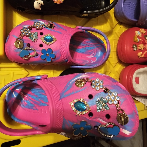 🌈 Swirls of Style! Custom Marbled Pink, Turquoise & White Crocs! - Picture 3 of 7
